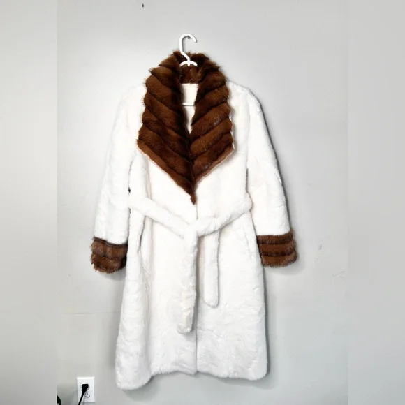 NEW Mink Fur Long Over Coat Warm Super Soft Women’s Coat Size Medium